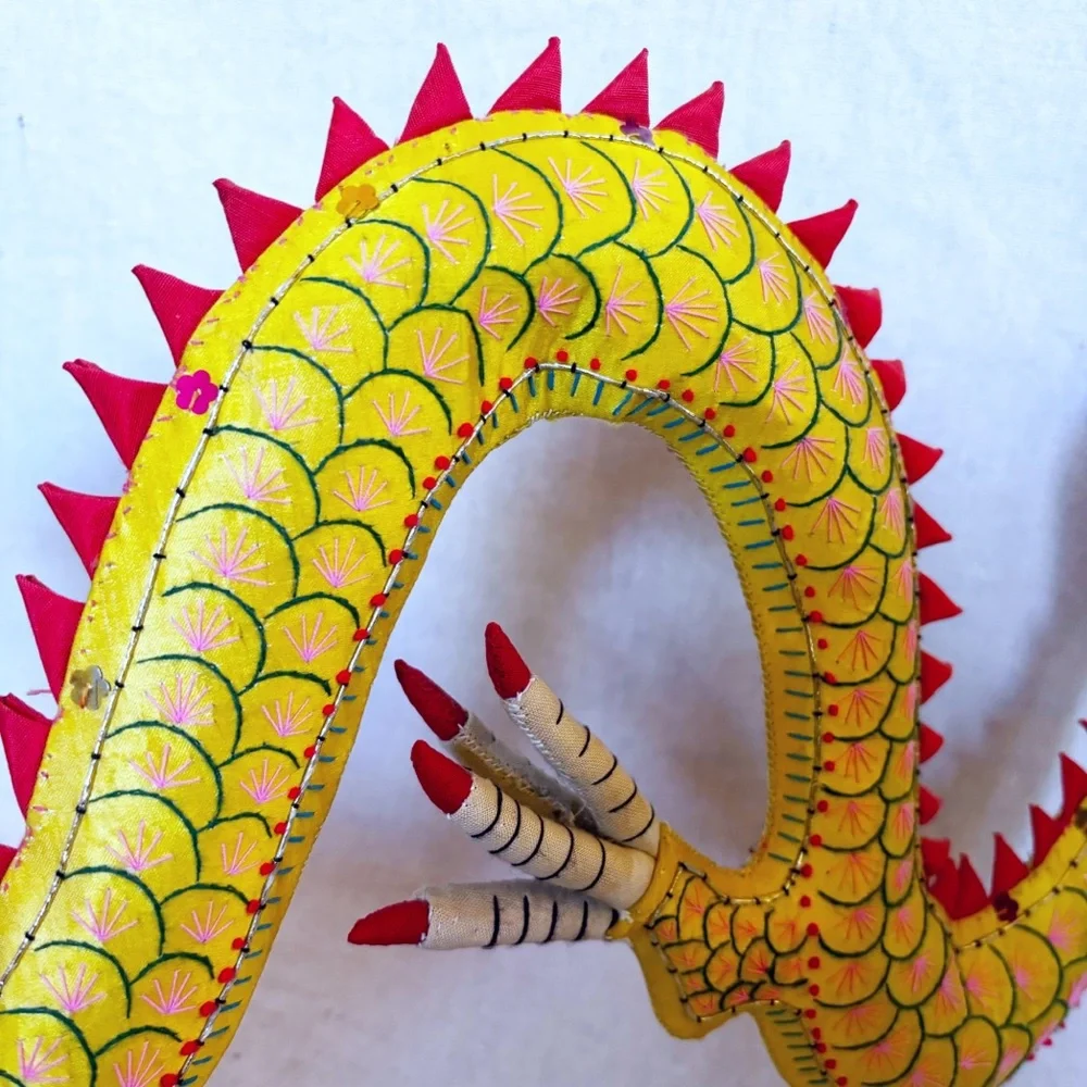 Vintage handmade embroidered and beaded Chinese Nine Dragon - Picture 7 of 12